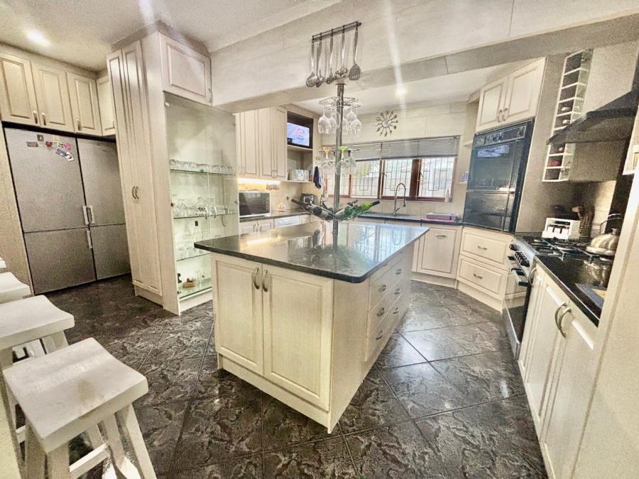 3 Bedroom Property for Sale in Mabille Park Western Cape
